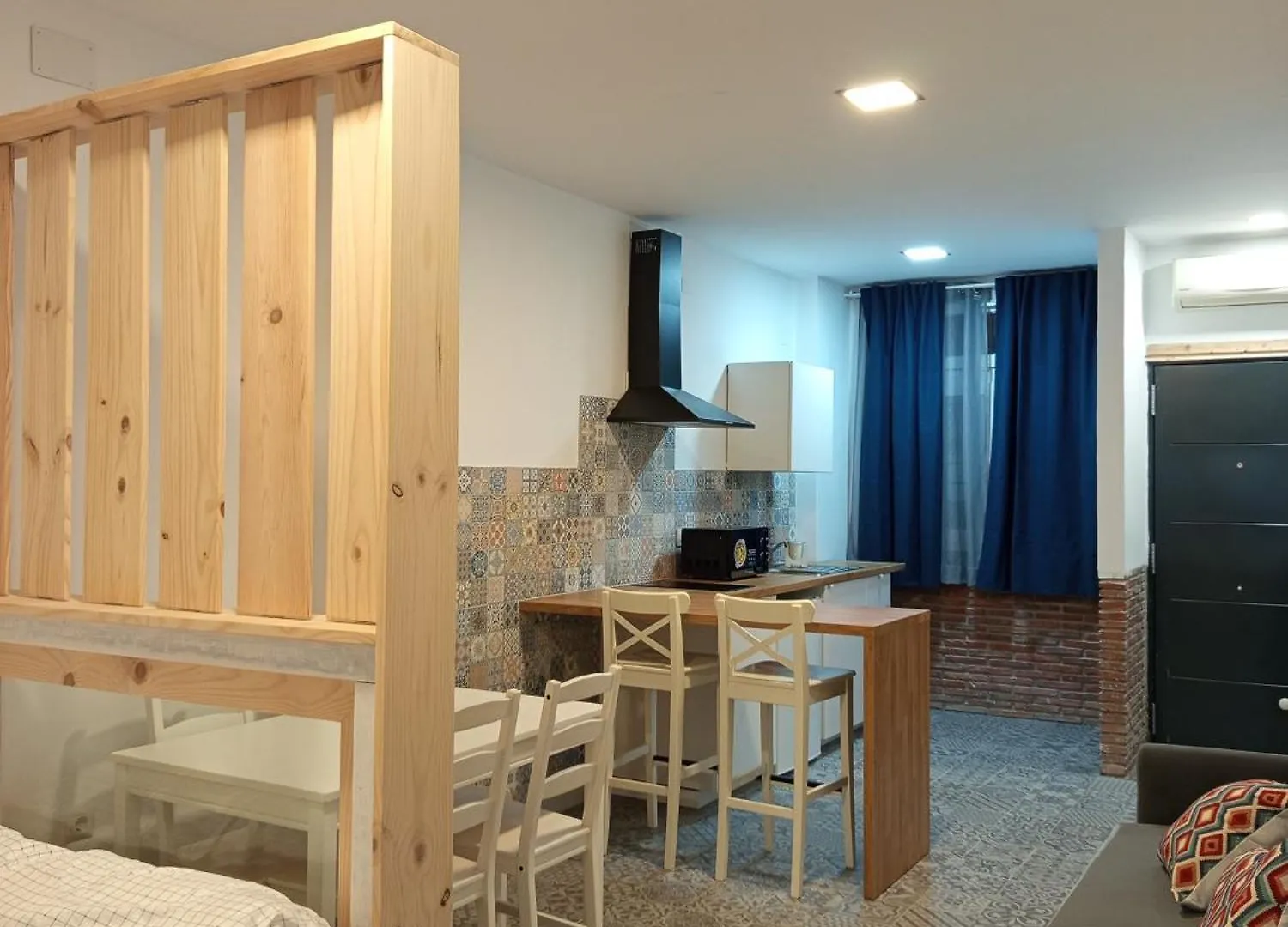 Upla - Urban Playa Luz Apartamentos Малага