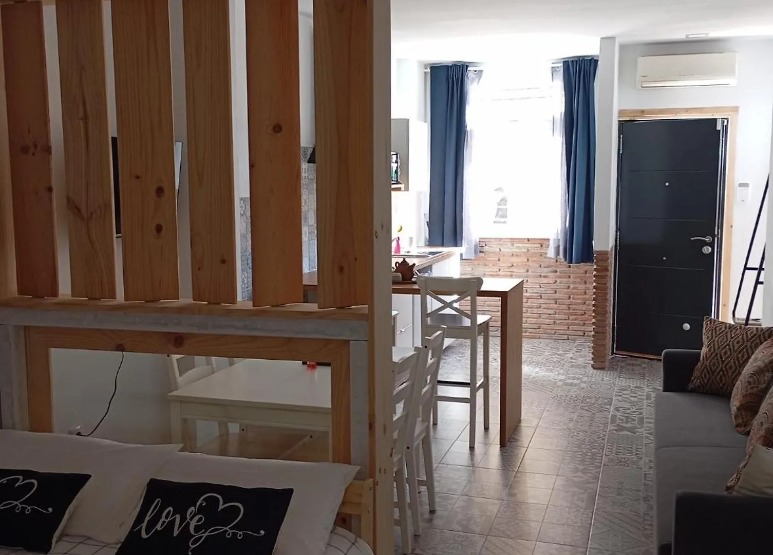 Upla - Urban Playa Luz Apartamentos Малага Апартаменты